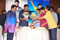 Yevadu Movie Pressmeet